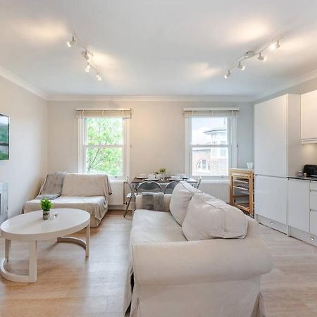 Appartement Cosy 2 Bed In Kensington Olympia à Londres Extérieur photo