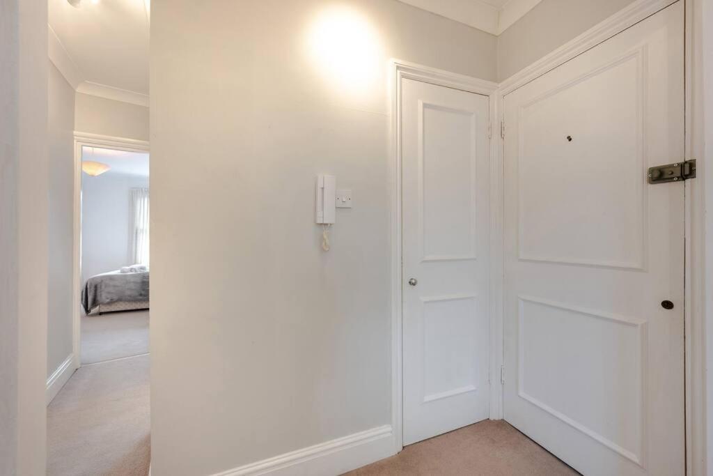 Appartement Cosy 2 Bed In Kensington Olympia à Londres Extérieur photo