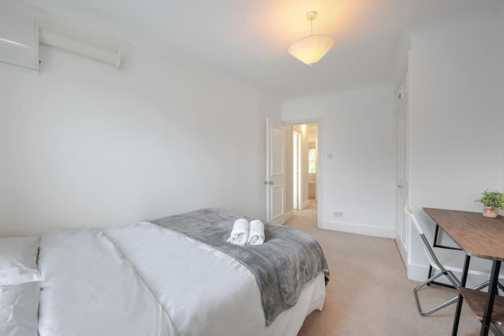 Appartement Cosy 2 Bed In Kensington Olympia à Londres Extérieur photo