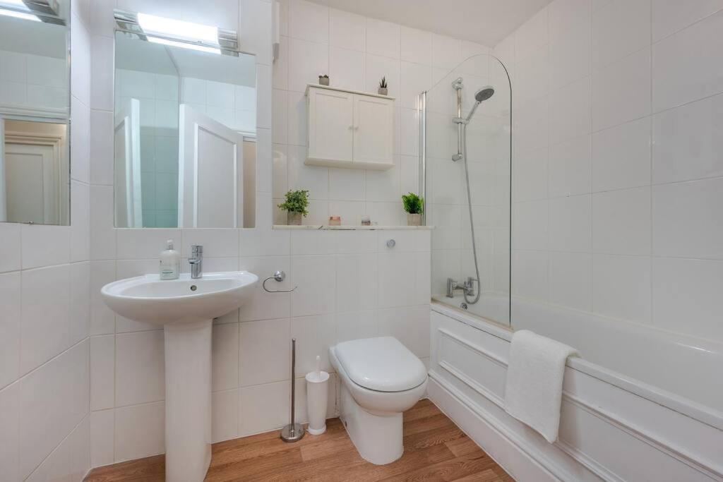 Appartement Cosy 2 Bed In Kensington Olympia à Londres Extérieur photo