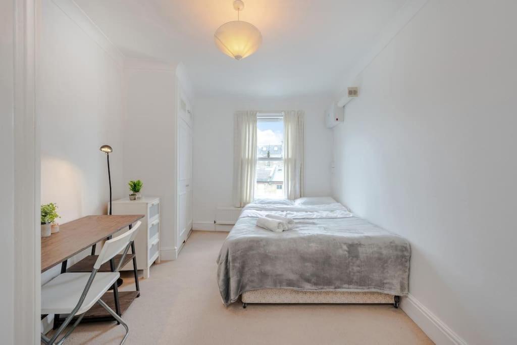Appartement Cosy 2 Bed In Kensington Olympia à Londres Extérieur photo